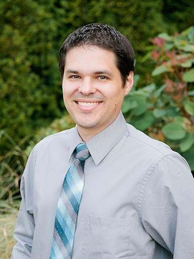 Dr. Guillermo Chacon Oral Surgeon in Puyallup WA Graham Oral